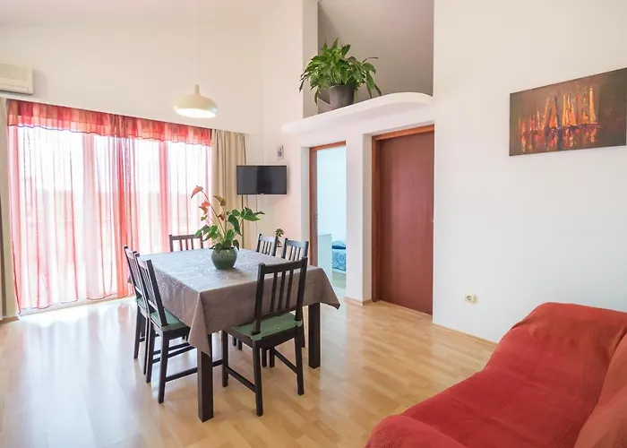 Apartments With Parking Space Njivice, Krk - 5427 Apartment Njivice