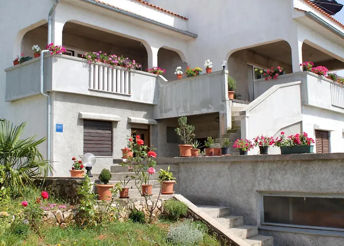 Apartments With Parking Space Njivice, Krk - 5427 Njivice