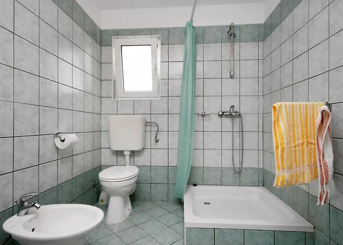 Apartman With Parking Space Njivice, Krk - 5427 Njivice