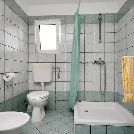 Apartment Apartments With Parking Space Njivice, Krk - 5427 Njivice