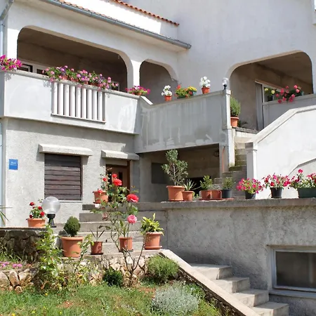 Apartments With Parking Space Njivice, Krk - 5427 Njivice